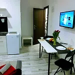 Gasthuis Zpula Center Apartments&rooms Pula