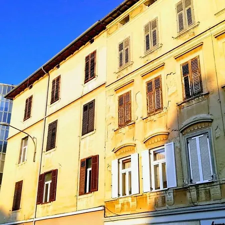 Pensjonat Zpula Center And Pula
