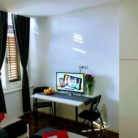 Zpula Center And Guest house 2*