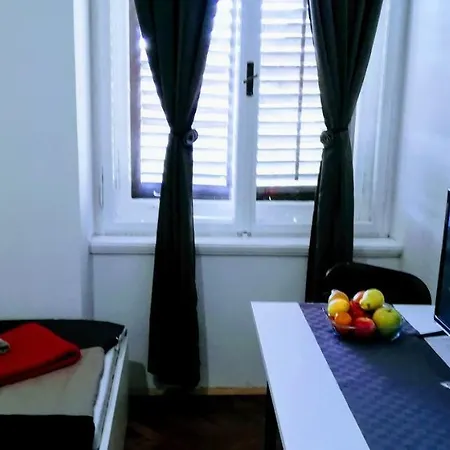 Pensionat Zpula Center And