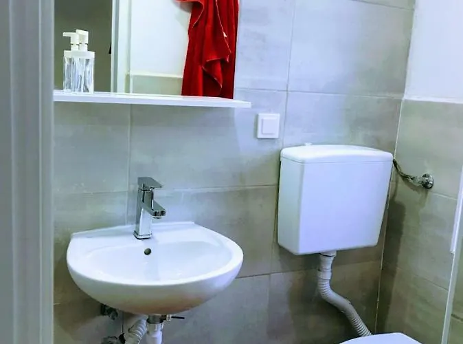 Zpula Center And בית הארחה