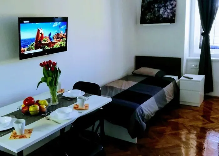 Zpula Center And 2* פולה