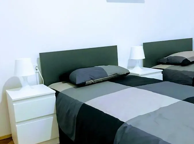 Zpula Center And Guest house Pula