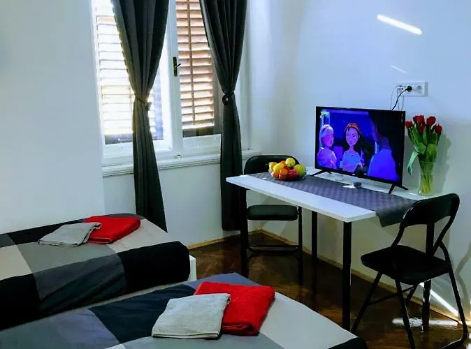 Casa de hóspedes Zpula Center And 2*