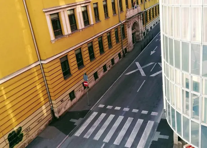 Zpula Center And בית הארחה פולה