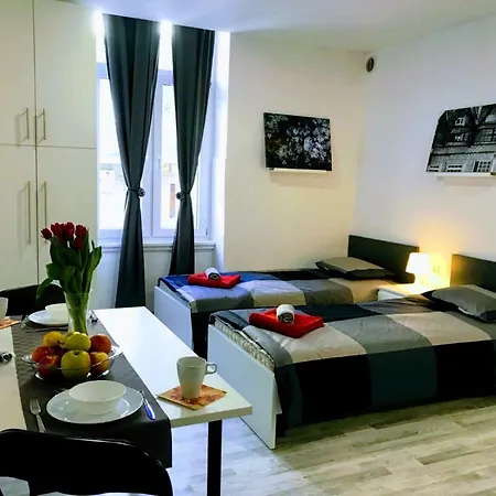 Zpula Center And Maison d'hôtes Pula