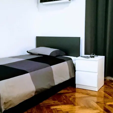 Zpula Center And Maison d'hôtes