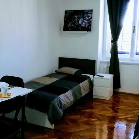 Zpula Center And Maison d'hôtes 2*