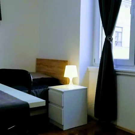 Zpula Center And Maison d'hôtes 2*