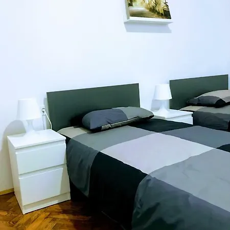 Zpula Center And Maison d'hôtes Pula