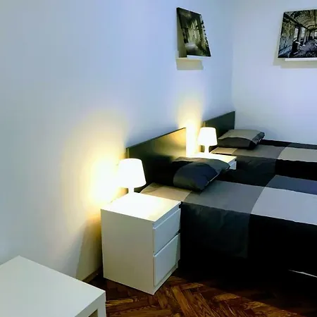 Zpula Center And 2* プーラ