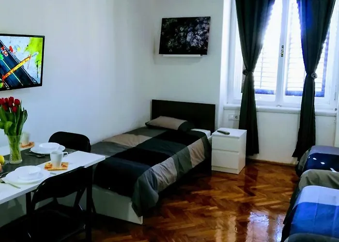 Zpula Center And Guest house 2*