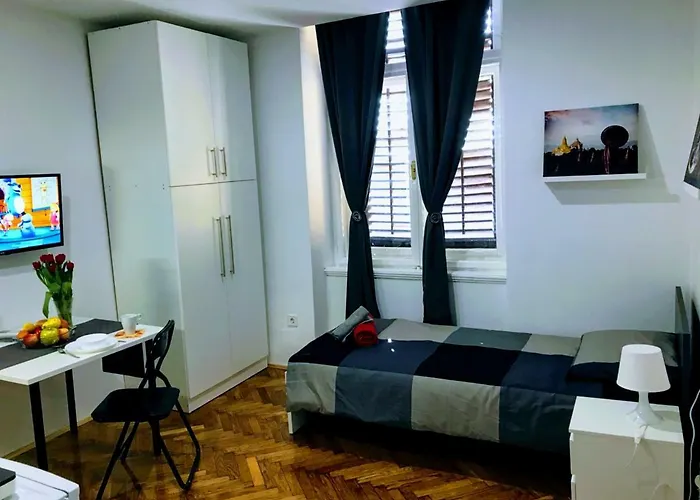 Zpula Center And Guest house 2*